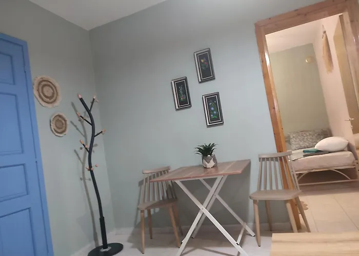 Дом отдыха Bohem House Аспровальта